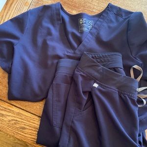 Figs Large joggers and Catrina 3 pocket top